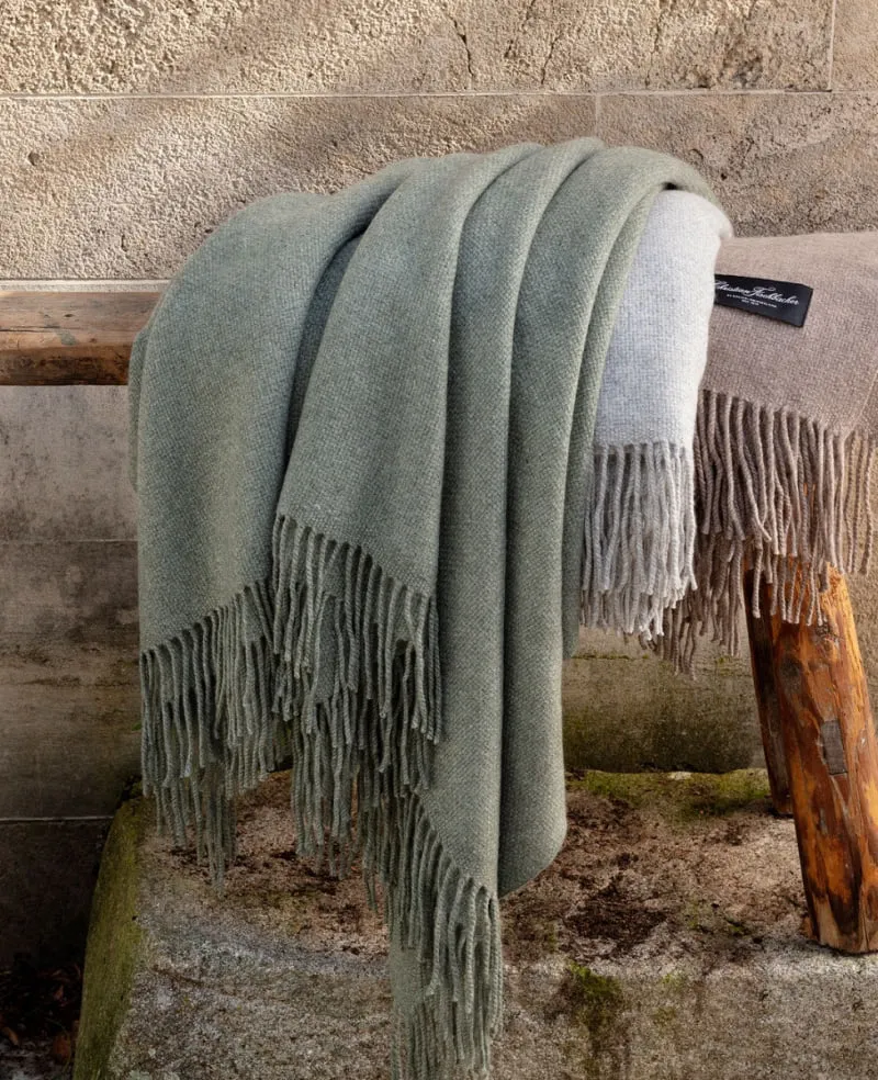 Kuschelige Decken und Kissen